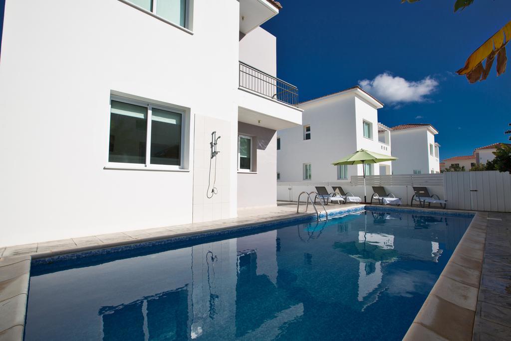 Avra Villas Паралімні Номер фото