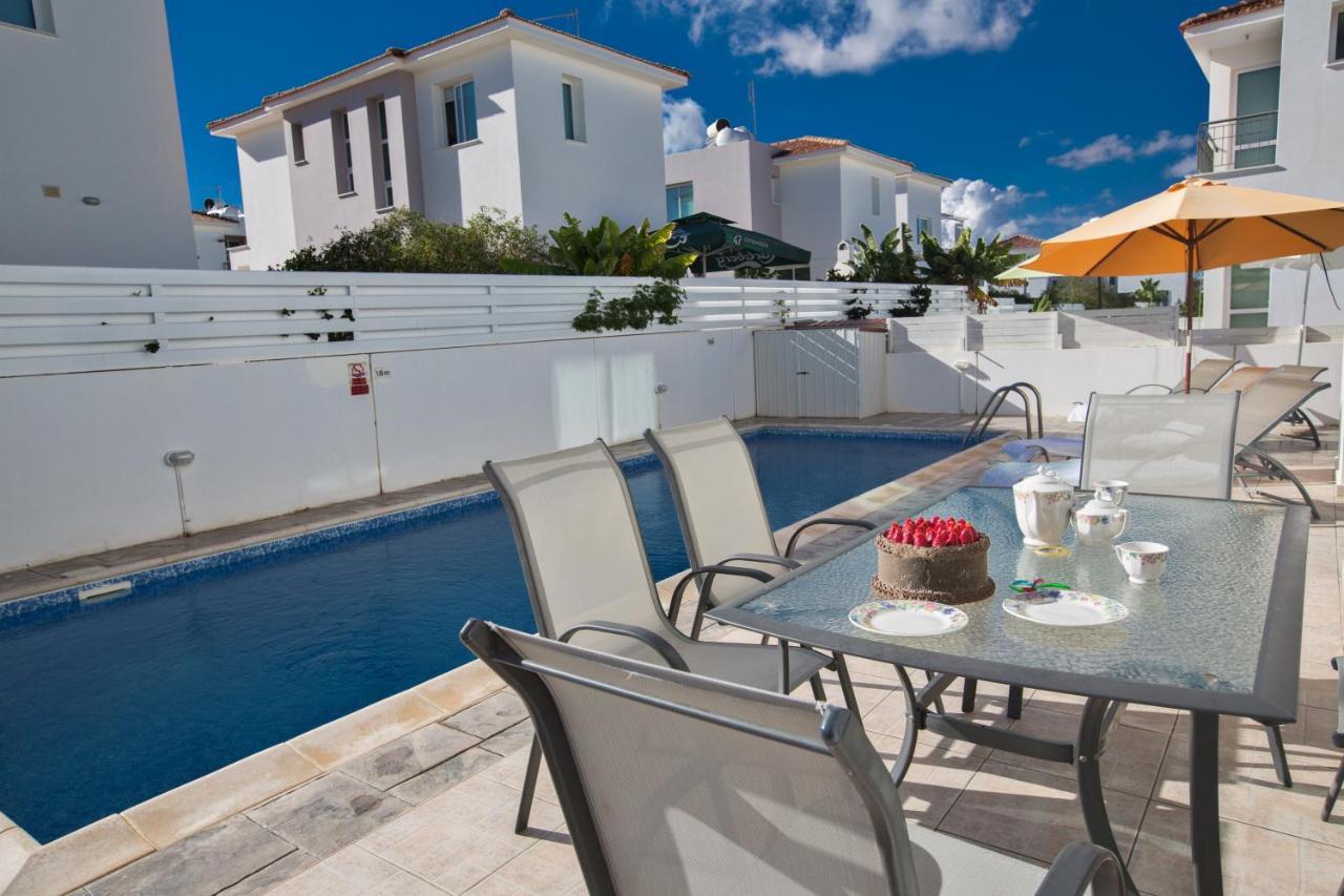 Avra Villas Паралімні Екстер'єр фото
